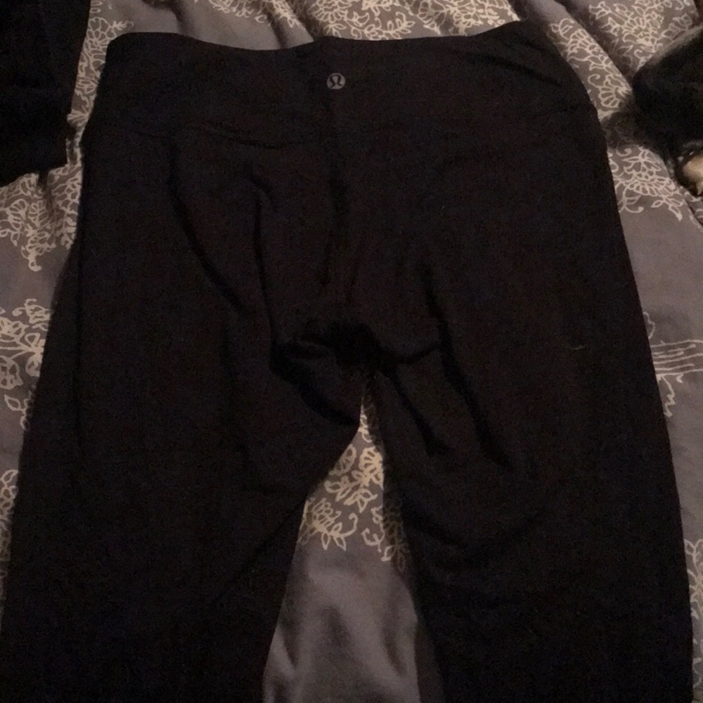 Lightly worn black lululemon leggings